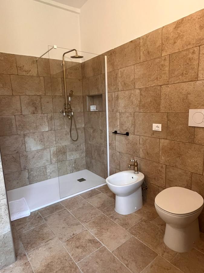 Bagno con doccia