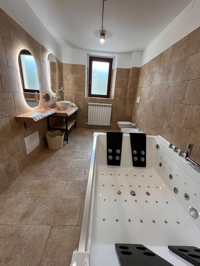 Bagno con vasca idromassaggio